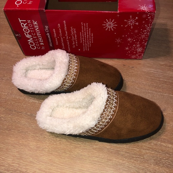 Isotoner Slippers - Picture 3 of 8